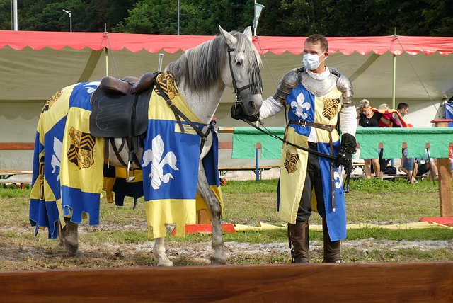 还显示出极 还显示出极